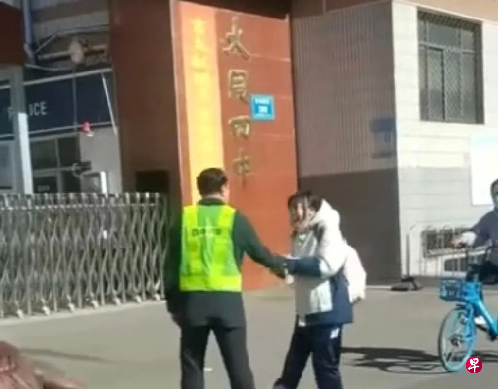 413e234a8a1d19d7d24a0e086fd1235e2a6589425dc1e18723fff2c74672a559